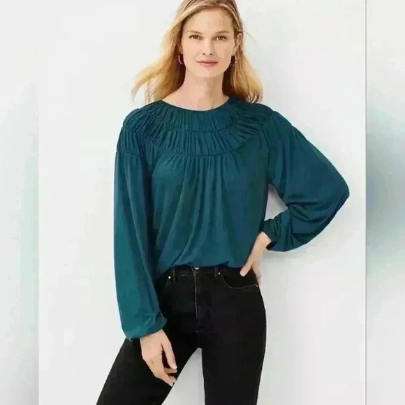 Ann Taylor Tops - Ann Taylor Balloon sleeve green Topneck long sleeve blouse.